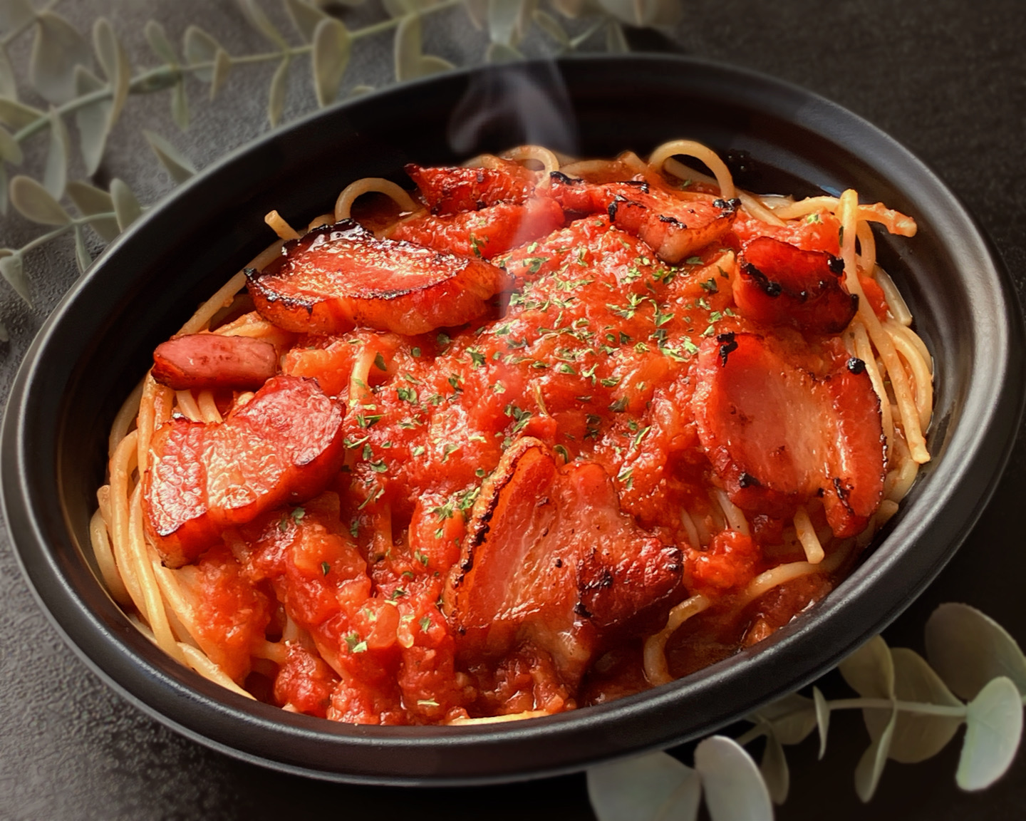 “アマトリチャーナ” ベーコンとトマトソースのスパゲッティ