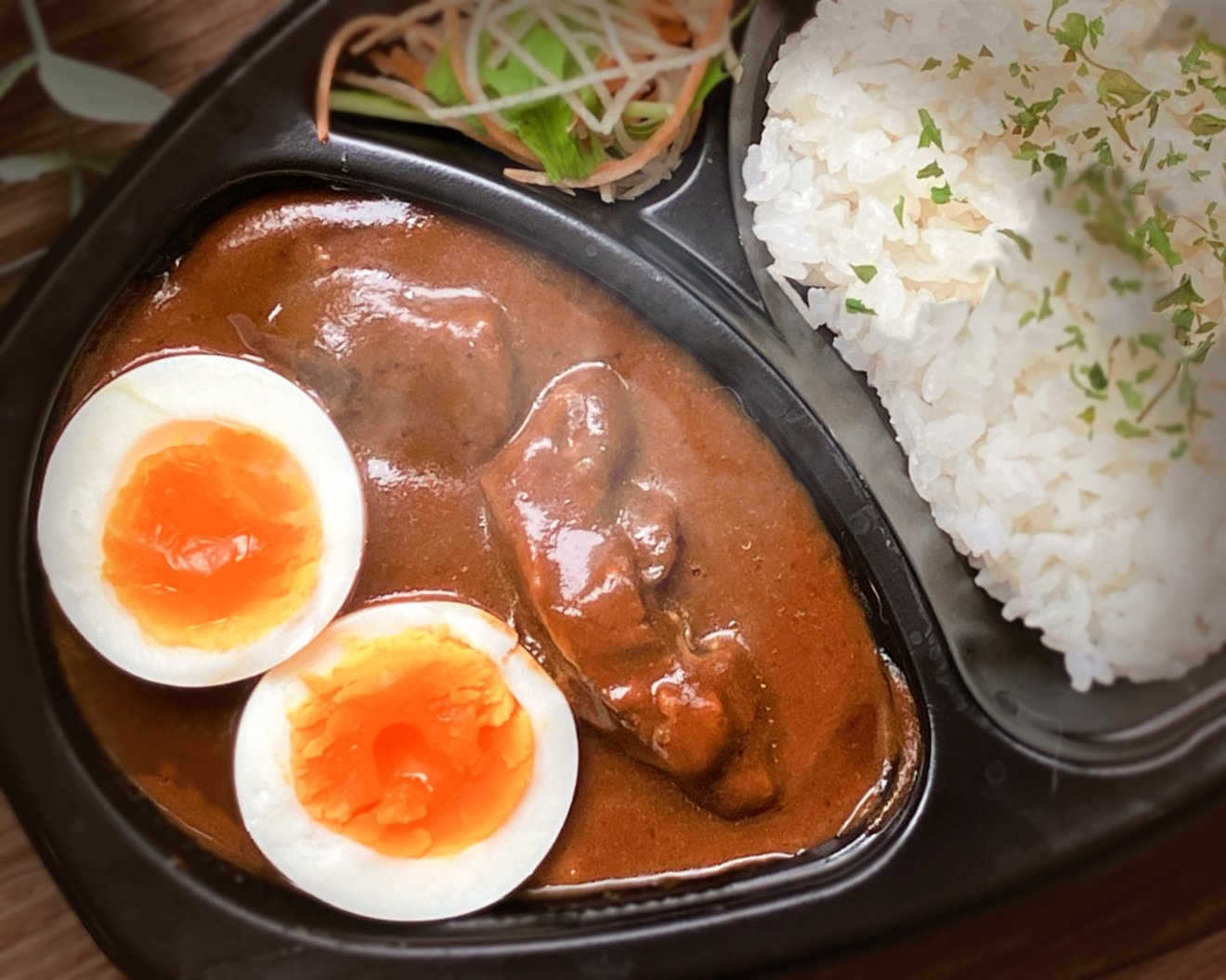 半熟たまごとろ肉カレー